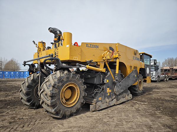 ①徐工XM2305k 銑刨機.jpg