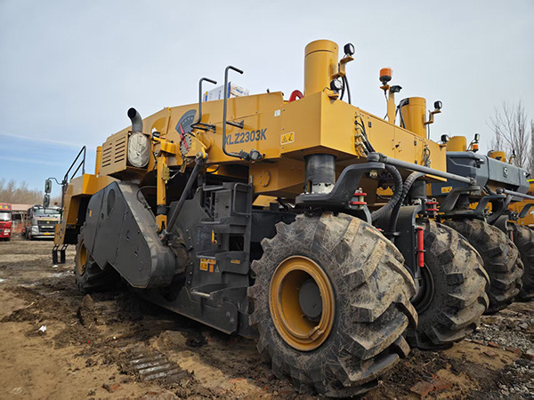 ③徐工XM2303k 銑刨機.jpg